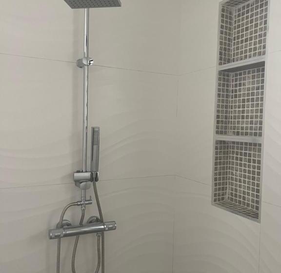 스탠다드 스튜디오, Lagun Sunset Resort All Natural Clothing Optional