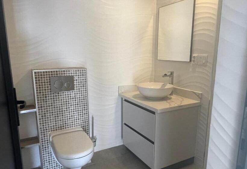 스탠다드 스튜디오, Lagun Sunset Resort All Natural Clothing Optional