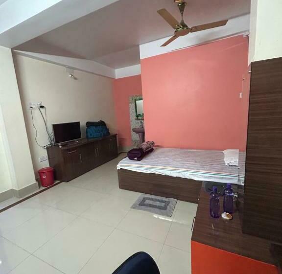 シングルデラックスルーム, Roop Amrit Guest House