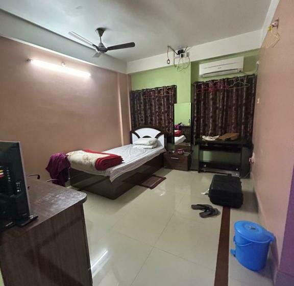 シングルデラックスルーム, Roop Amrit Guest House