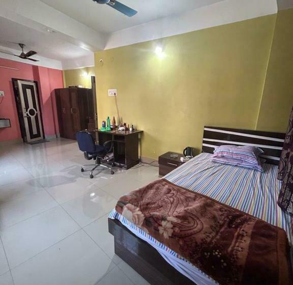 シングルデラックスルーム, Roop Amrit Guest House