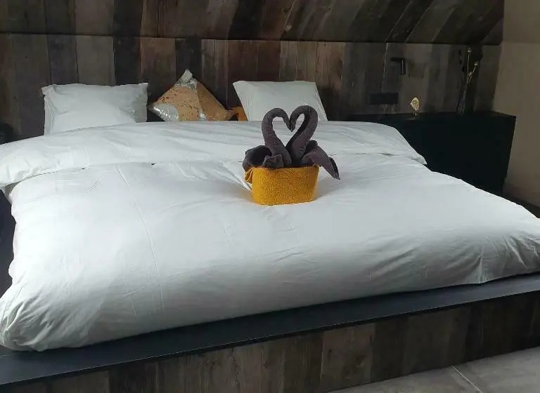 デラックスルーム, Substantiel   Luxury Rooms & Wellness Suite