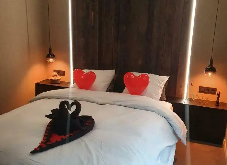 デラックスルーム, Substantiel   Luxury Rooms & Wellness Suite