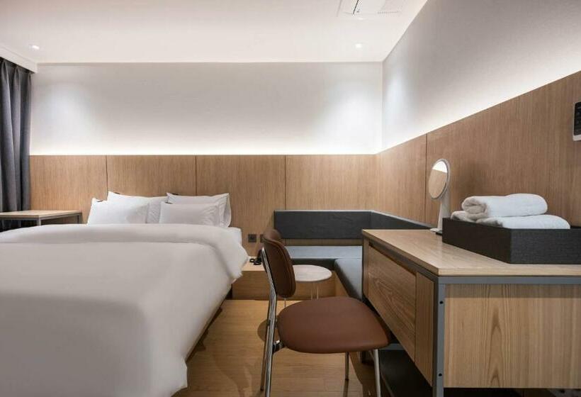 スタンダードルーム, Siheung Brown Dot Jeongwang