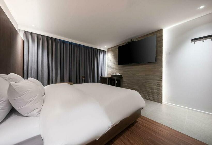 デラックスルーム, Siheung Brown Dot Jeongwang