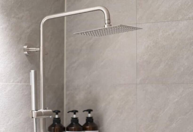 スタンダードルーム, Siheung Brown Dot Jeongwang