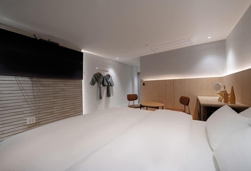 スタンダードルーム, Siheung Brown Dot Jeongwang