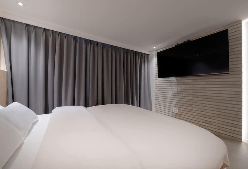 スタンダードルーム, Siheung Brown Dot Jeongwang