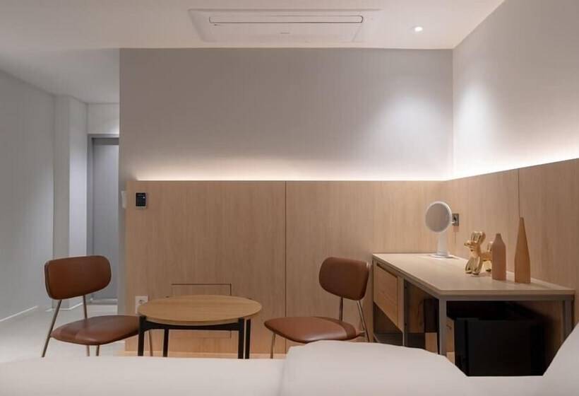 スタンダードルーム, Siheung Brown Dot Jeongwang