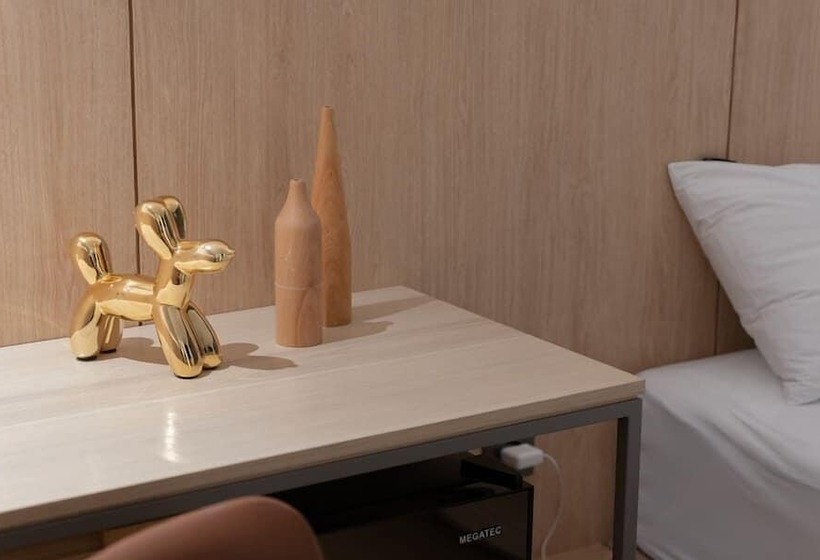 スタンダードルーム, Siheung Brown Dot Jeongwang