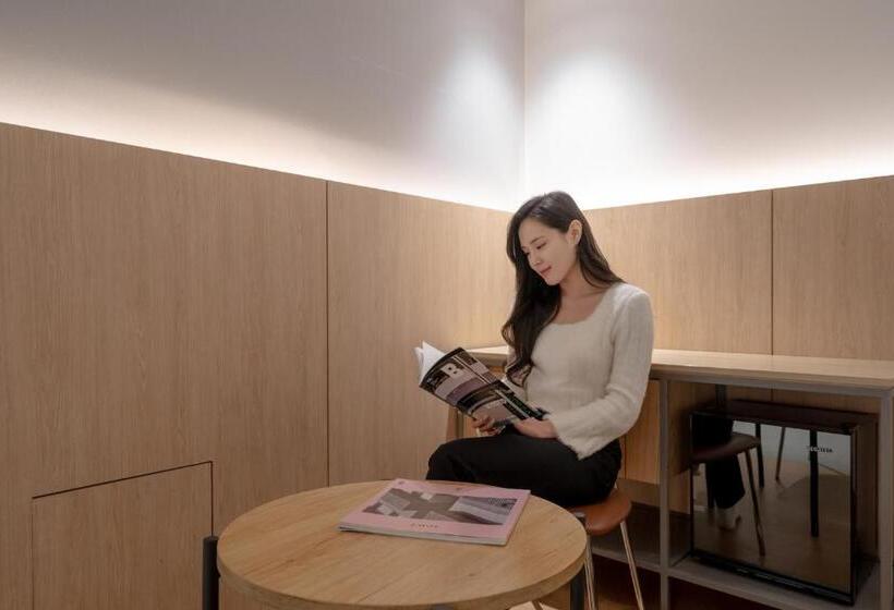 スタンダードルーム, Siheung Brown Dot Jeongwang