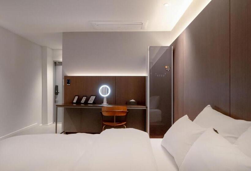 デラックスルーム, Siheung Brown Dot Jeongwang