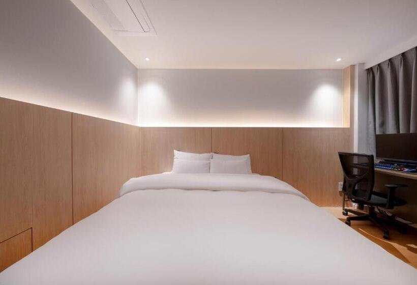 スタンダードスタジオ, Siheung Brown Dot Jeongwang