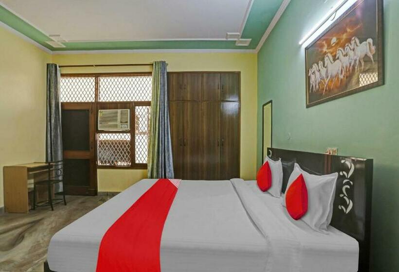 Quarto Triplo Clássico, Oyo Flagship 81046 Royal Retreat