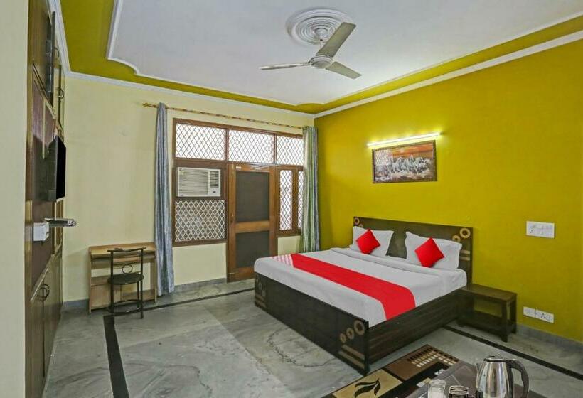 Quarto Triplo Clássico, Oyo Flagship 81046 Royal Retreat