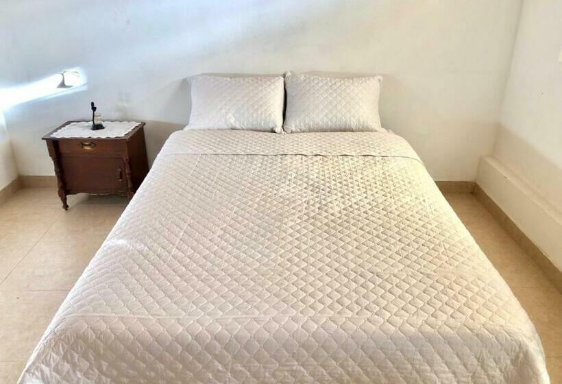 غرفة قياسية, Hospedaje Casa Lola