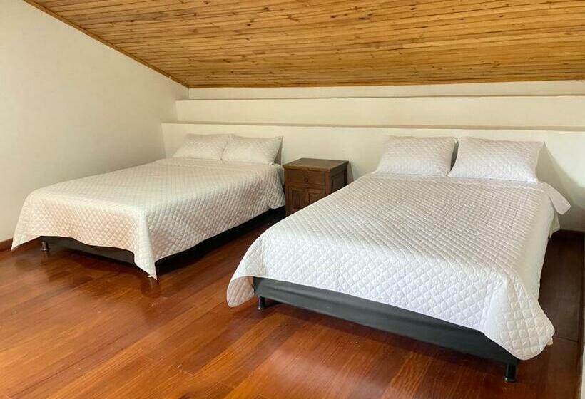 غرفه قياسيه سريرين مزدوجين, Hospedaje Casa Lola