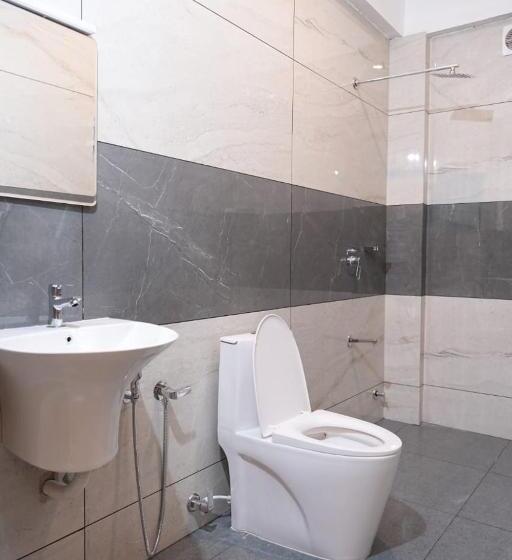 جناح مزوَّد بشرفة, Hima Sailam