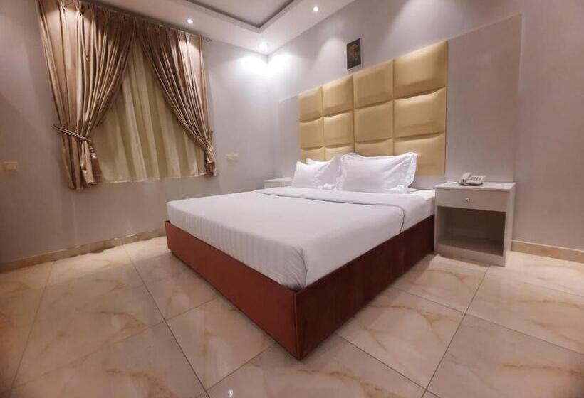 스탠다드 스튜디오 킹침대, العرين بارك للشقق المخدومة