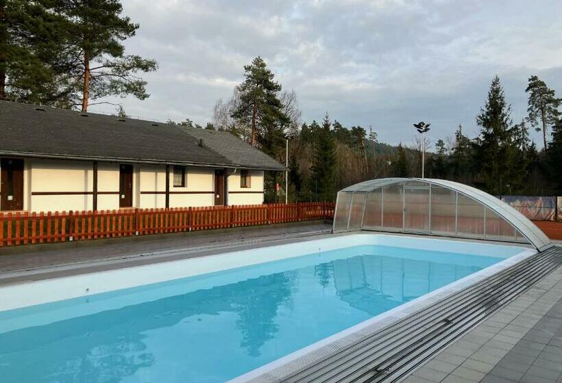 Семейное Бунгало, Sportovně Rekreační Areál Ráj Srbsko