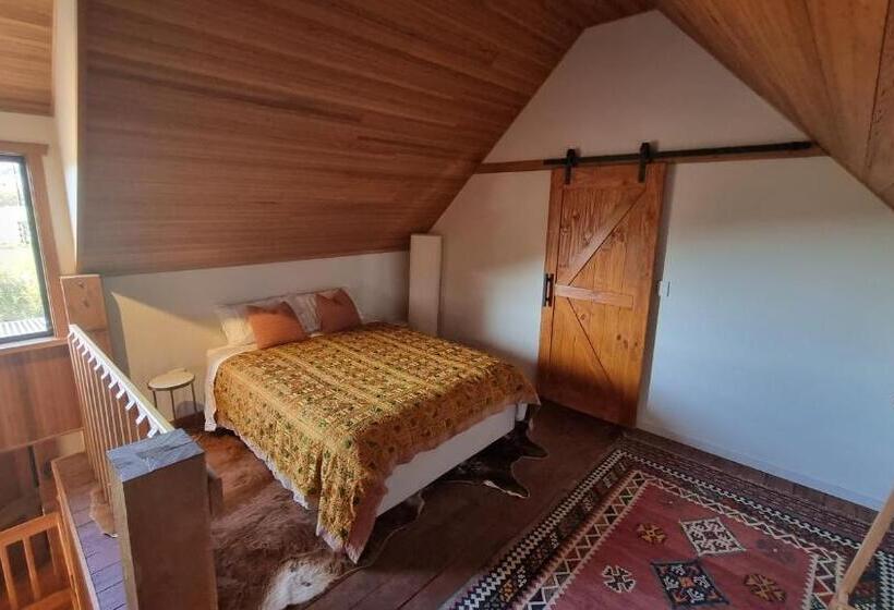 스탠다드 룸 산 전망, The Stables   Farm Stay