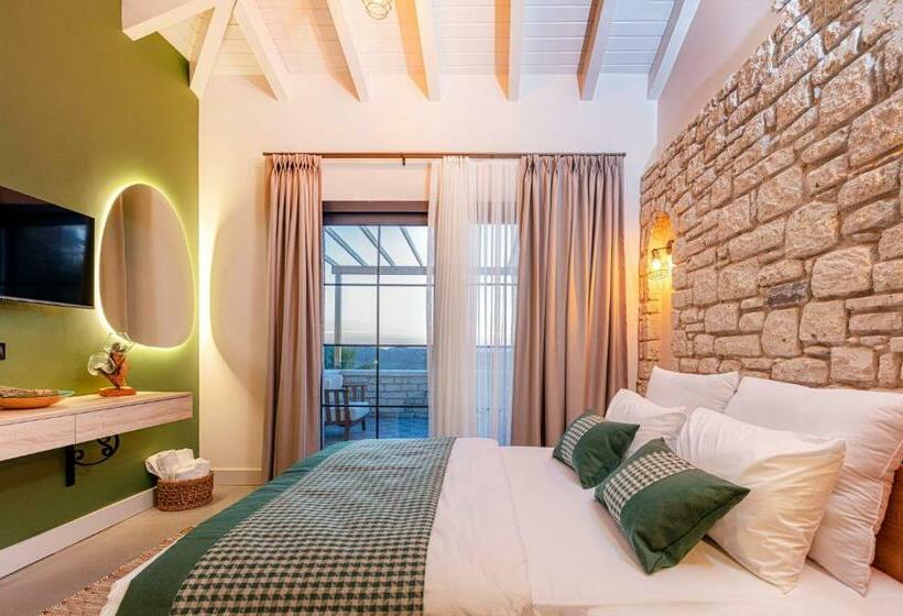 带露台的小型套房, Lavie Otel çeşme