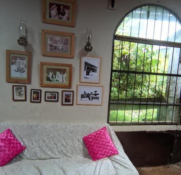 اتاق استاندارد سه نفره, La Casa De Mamá