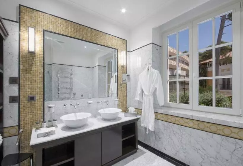 سوییت با چشم‌انداز دریا, Boutique Hotel Alhambra