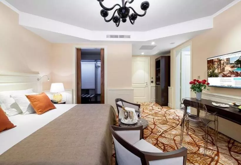 سوییت با چشم‌انداز دریا, Boutique Hotel Alhambra