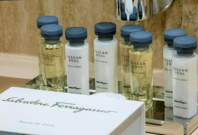 سوییت جونیور, Boutique Hotel Alhambra