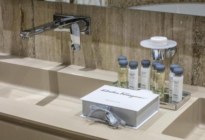 سوییت جونیور, Boutique Hotel Alhambra