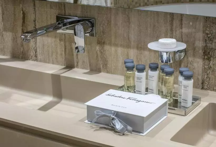 سوییت جونیور, Boutique Hotel Alhambra