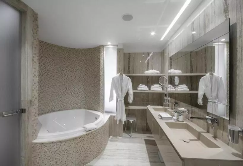 اتاق لوکس با چشم‌انداز دریا, Boutique Hotel Alhambra