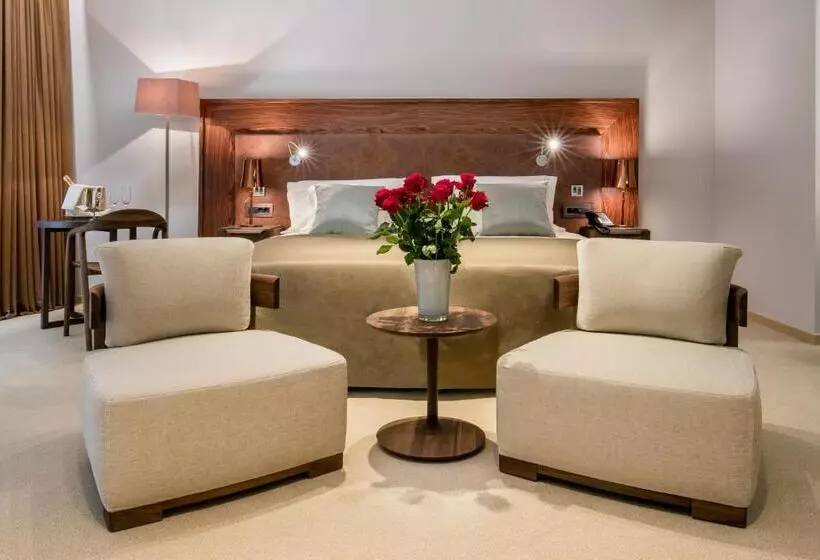 اتاق لوکس با چشم‌انداز دریا, Boutique Hotel Alhambra