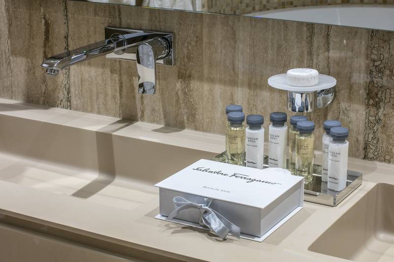 Полулюкс, Boutique Hotel Alhambra