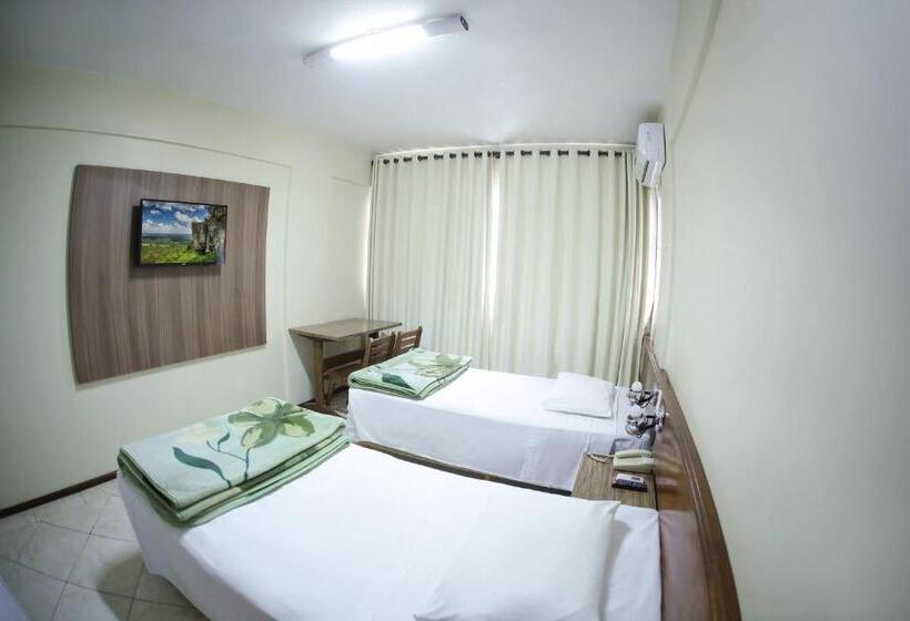 豪华三人间, Cantelle