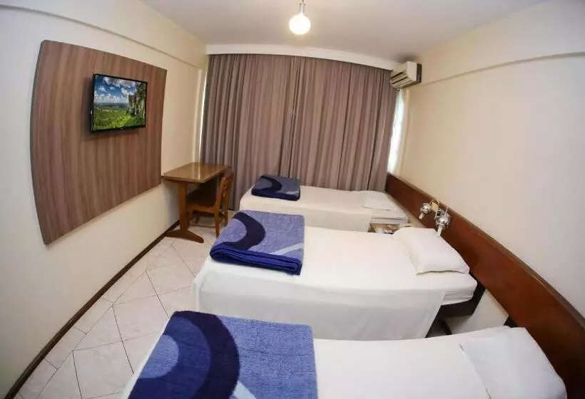 Deluxe Kolmen Hengen Huone, Cantelle