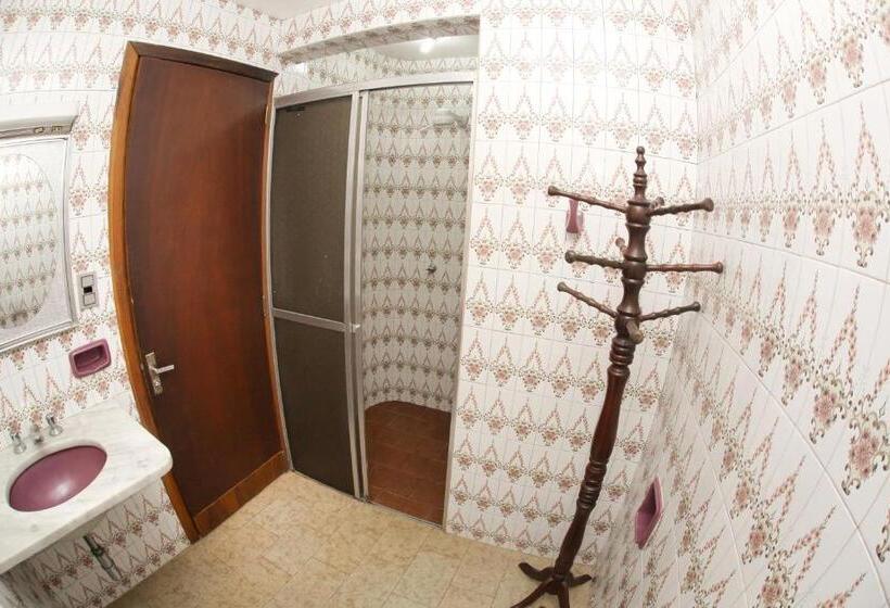 标准单人间, Cantelle