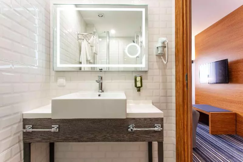 استودیوی استاندارد, Fusion Suites Da Nang