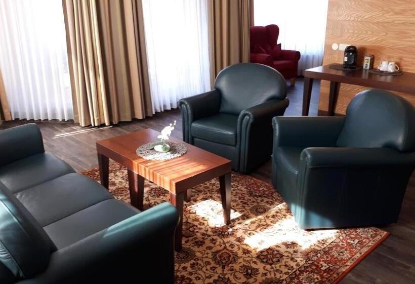 جناح, Habichtstein