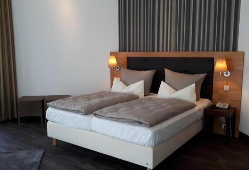 جناح, Habichtstein