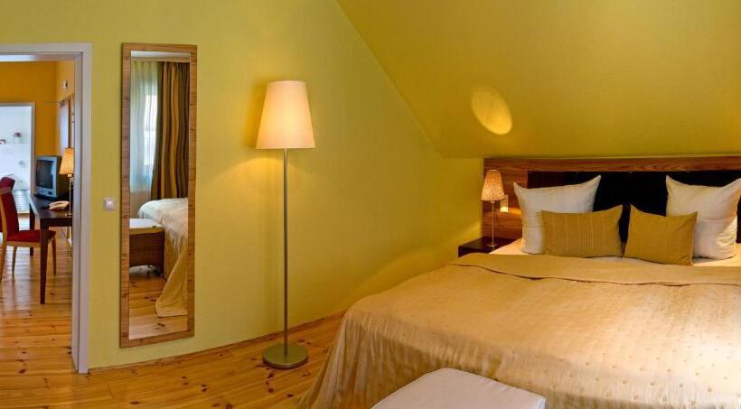 جناح مزوَّد بشرفة, Habichtstein