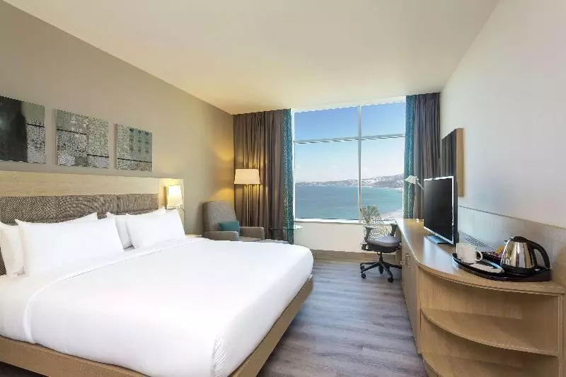 اتاق استاندارد با چشم‌انداز دریا, Hilton Garden Inn Tanger City Center
