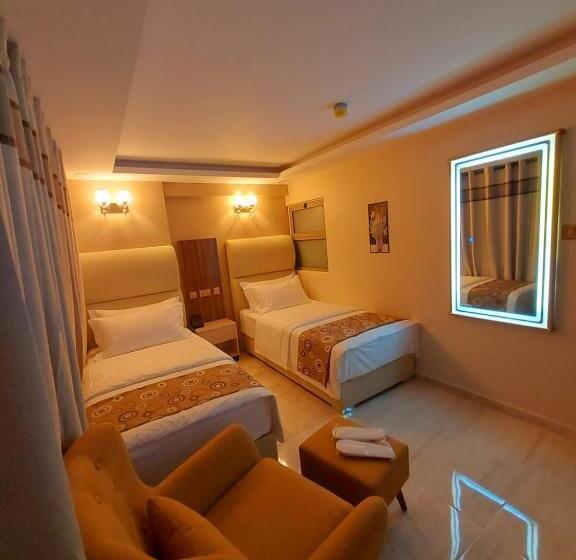 اتاق خانوادگی با چشمانداز دریا, Jordan Seasons