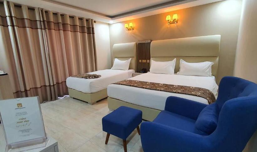 اتاق خانوادگی, Jordan Seasons