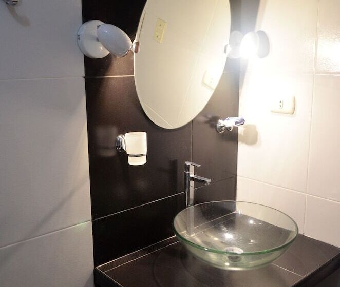 اتاق استاندارد چهار تخته, Le Saint Etienne