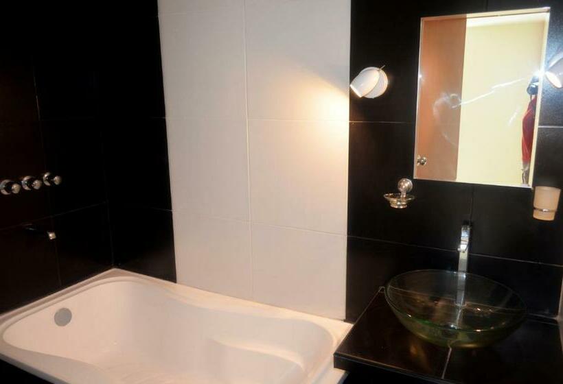 اتاق استاندارد, Le Saint Etienne