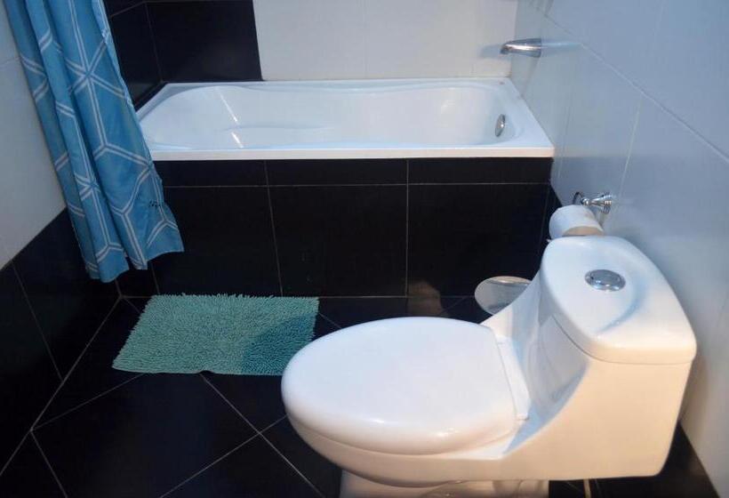 اتاق استاندارد چهار تخته, Le Saint Etienne