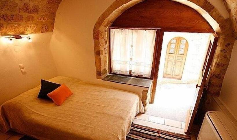 이코노미 룸, Malvasia Traditional