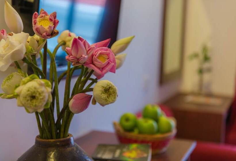 اتاق لوکس با بالکن, Mekong Angkor Deluxe